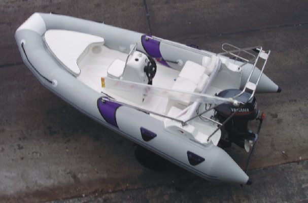 MOON 440 RIB with stainless sunshade, radar arch, antennas, tower console with stainless handrail,  case seats, upholstery
