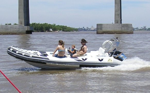semi rgid inflatable boat 560 Ocean ROSARIO PARANA river 
