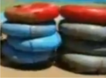 ANILLOS DONAS juegos inflables MOON donas anillos esferas pelotas botes chocadores programas tv hombre al agua wipeout  juegos acuaticos entretenimiento