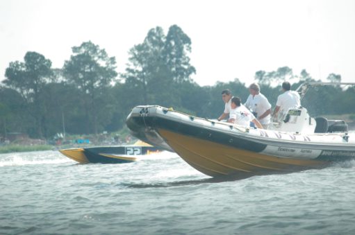 SEGURIDAD EN carrera motonautica offshore clase III 2 litros. Semirrigidos MOON entrega premios podio. campeonato powerboat UIM