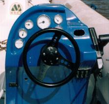 MOON 760 and 890 Off Shore case-console, commands, wheel and navigation instruments